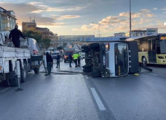 D-100'de Kamyonet Devrildi, Trafik Kilitlendi!