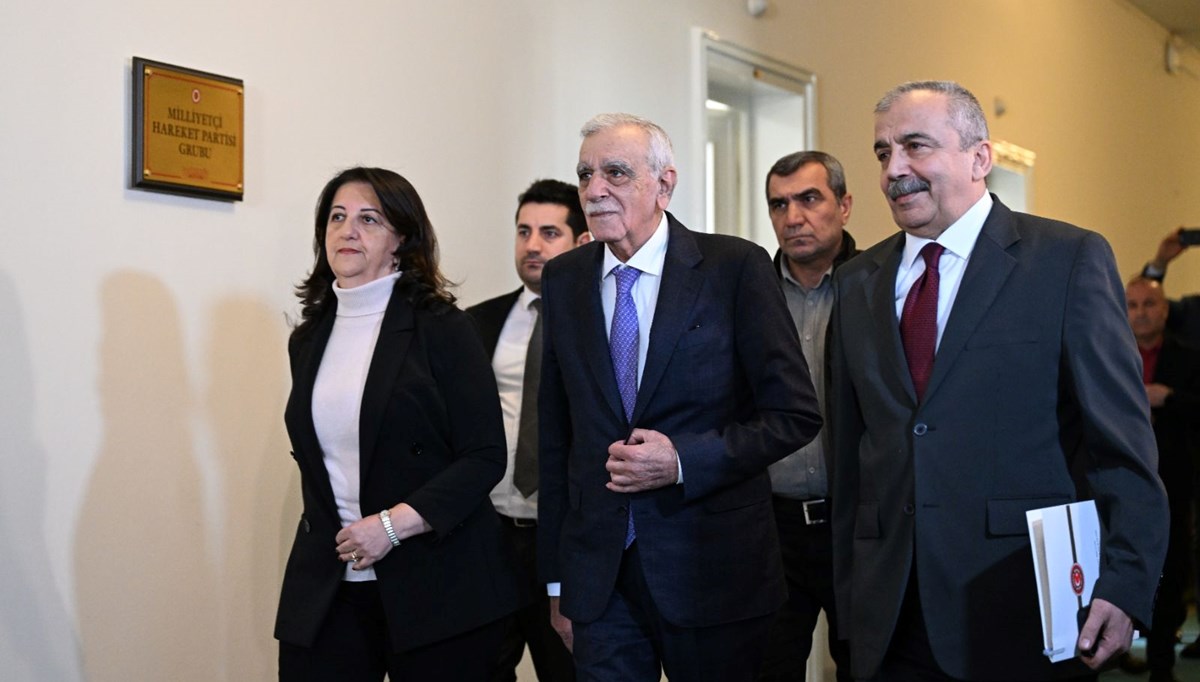 DEM Parti’den flaş silah bırakma açıklaması! Gözler saat 17:00’de