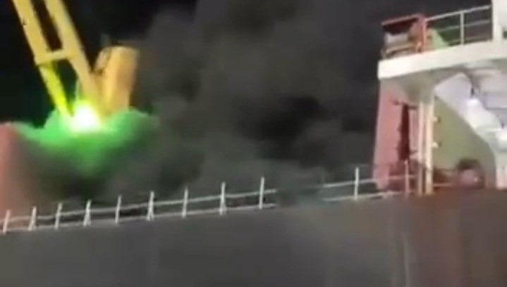 Adana’da Korkutan Yangın! Limanda Alevler Yükseldi!