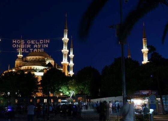 İlk sahura ne zaman, saat kaçta kalkılacak? Diyanet il il sahur saatleri (2025 Ramazan imsakiyesi)